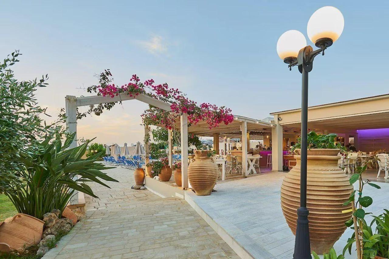 ماليا Golden Bay Hotel Apartments المظهر الخارجي الصورة